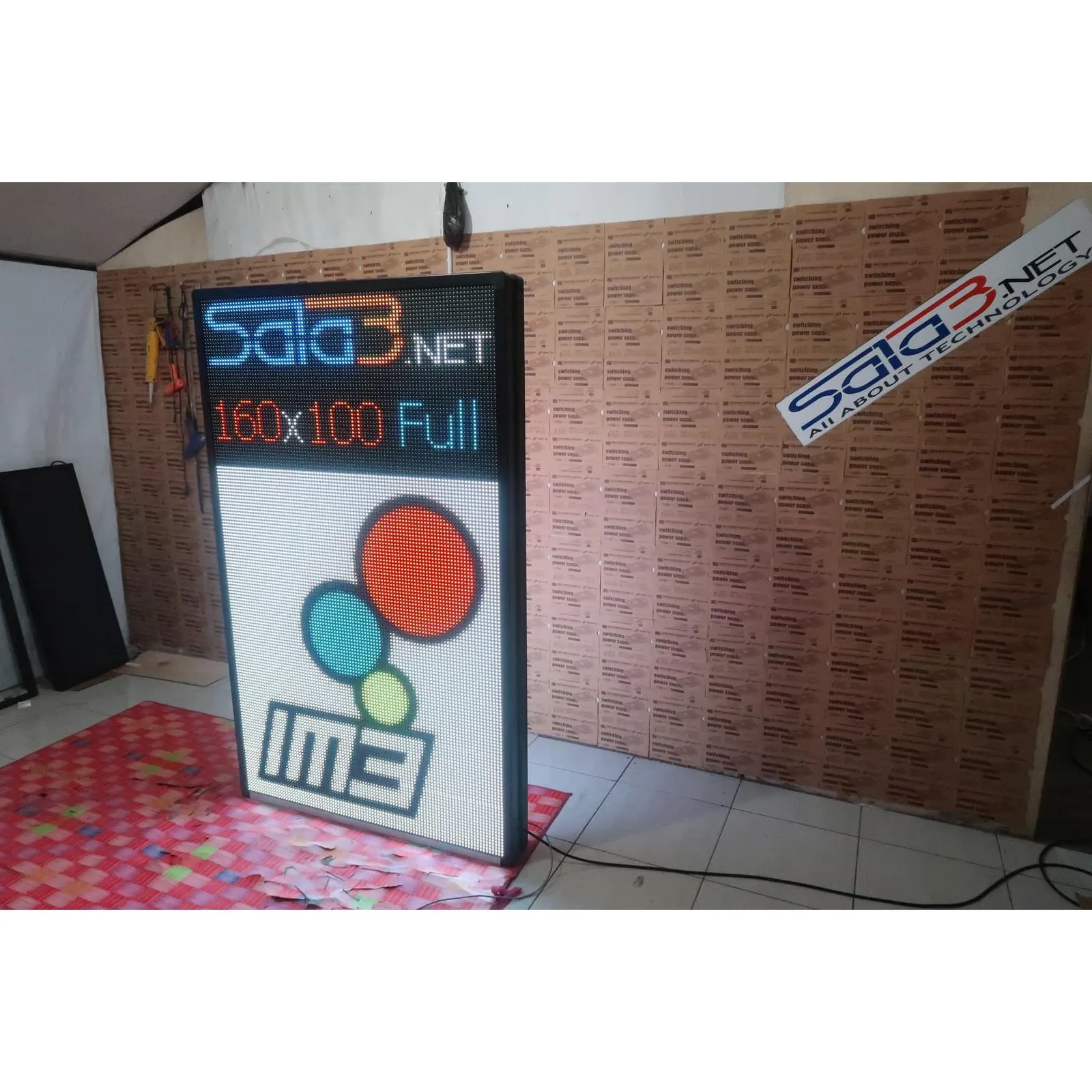Videotron Dua Sisi 170x100Cm Outdoor Wifi + LAN