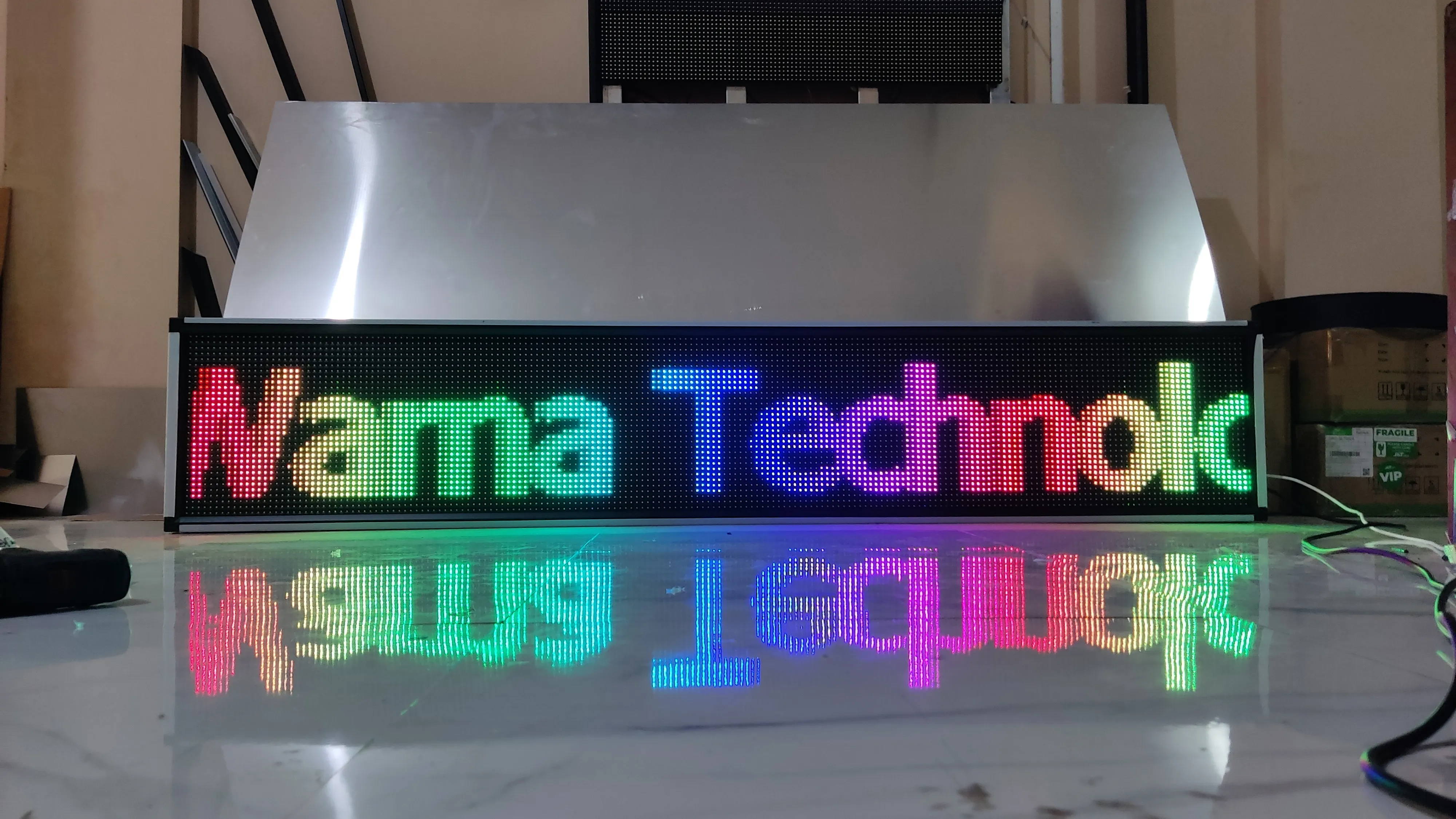 Logo running-text